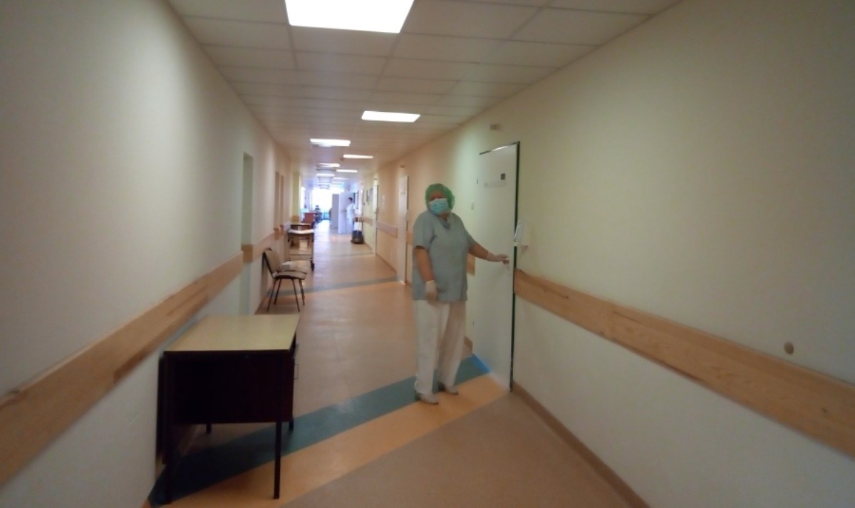 Нехватка рук и ожидание перемен – реалии работы отделения по уходу Висагинской больницы 