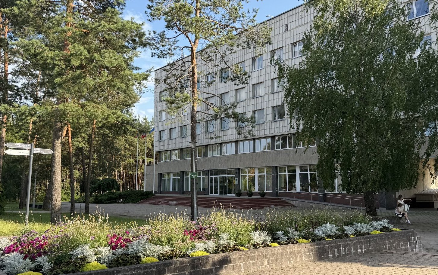 3 сентября здание Висагинского самоуправления подсветят красным цветом