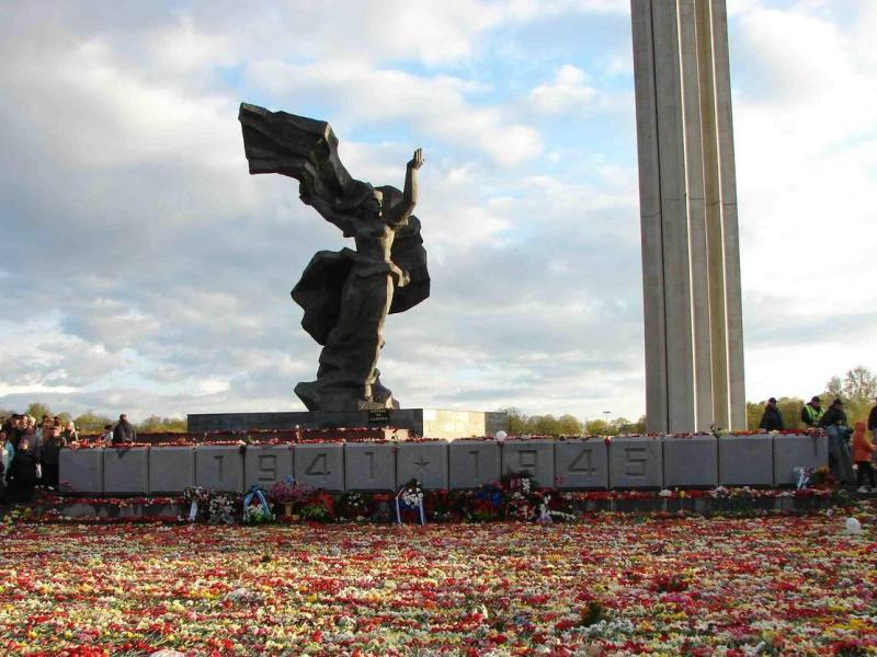Памятник Освободителям в Риге, возможно, снесут 23 августа